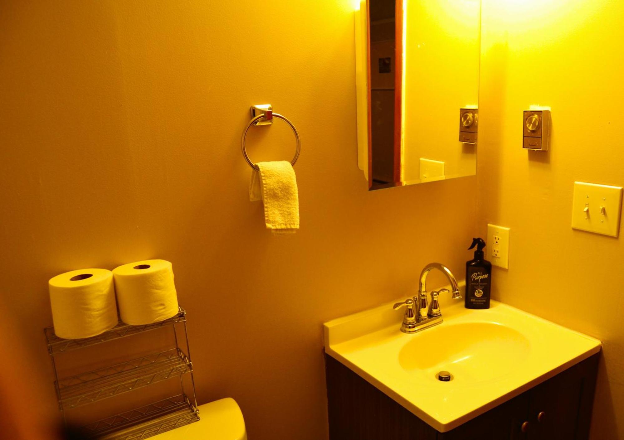Apartamento Urban Oasis Grand Forks Exterior foto