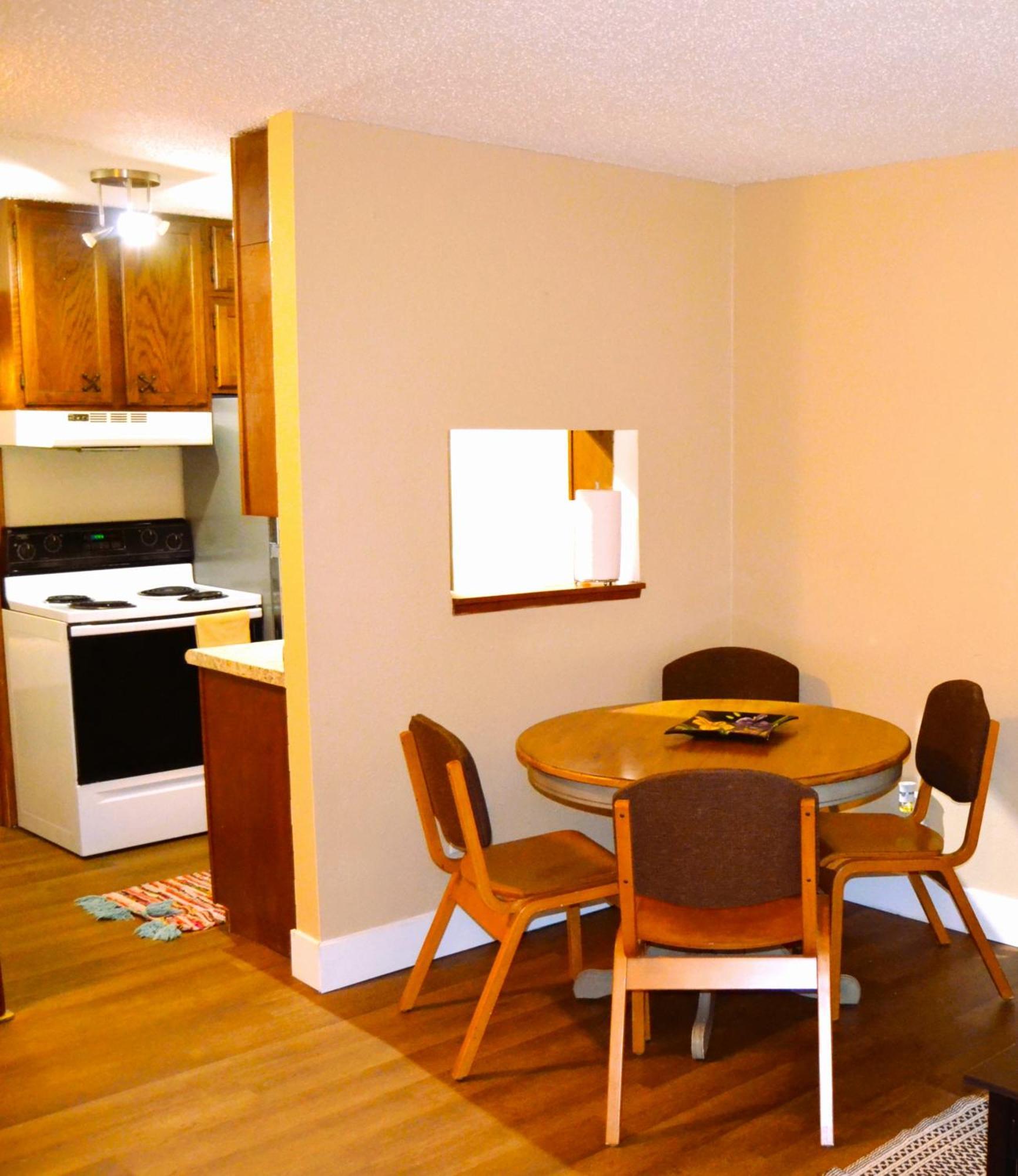 Apartamento Urban Oasis Grand Forks Exterior foto